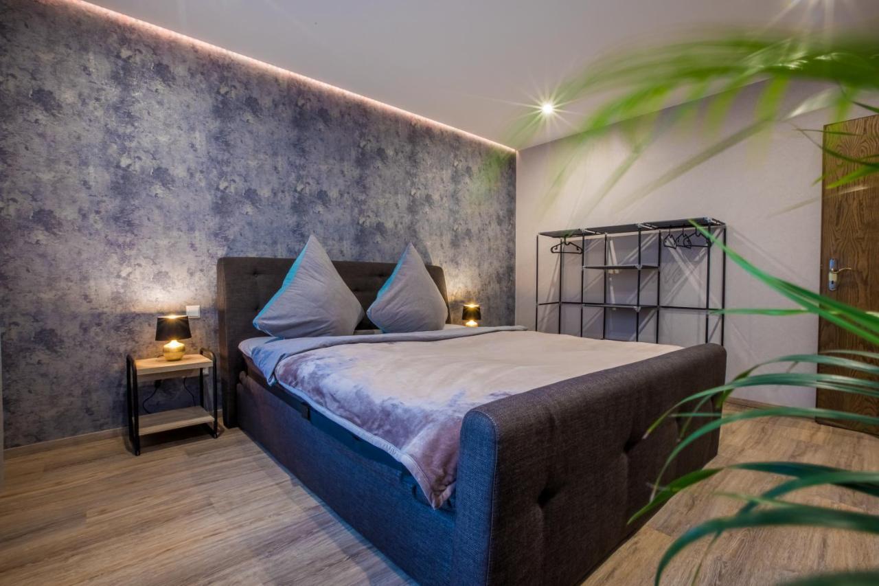 Modernes Apartment In Zentrumsnaehe Mit Eigenem Stellplatz 巴登-巴登 外观 照片