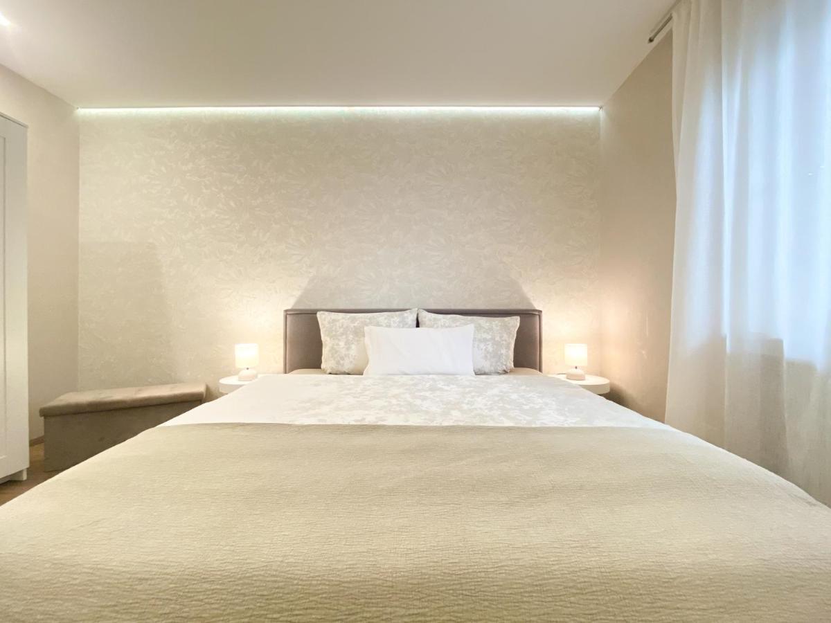 Modernes Apartment In Zentrumsnaehe Mit Eigenem Stellplatz 巴登-巴登 外观 照片